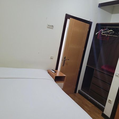 Hostal El Pasaje Puente Genil Esterno foto