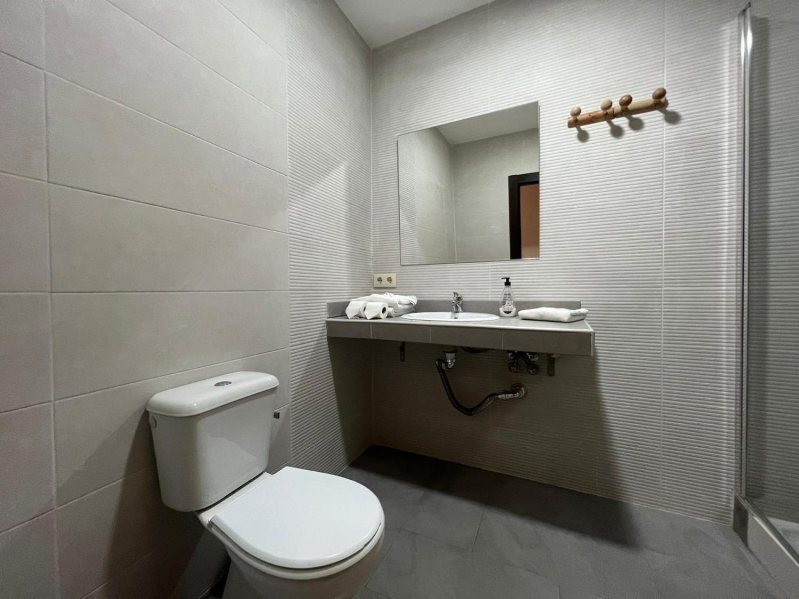 Hostal El Pasaje Puente Genil Esterno foto