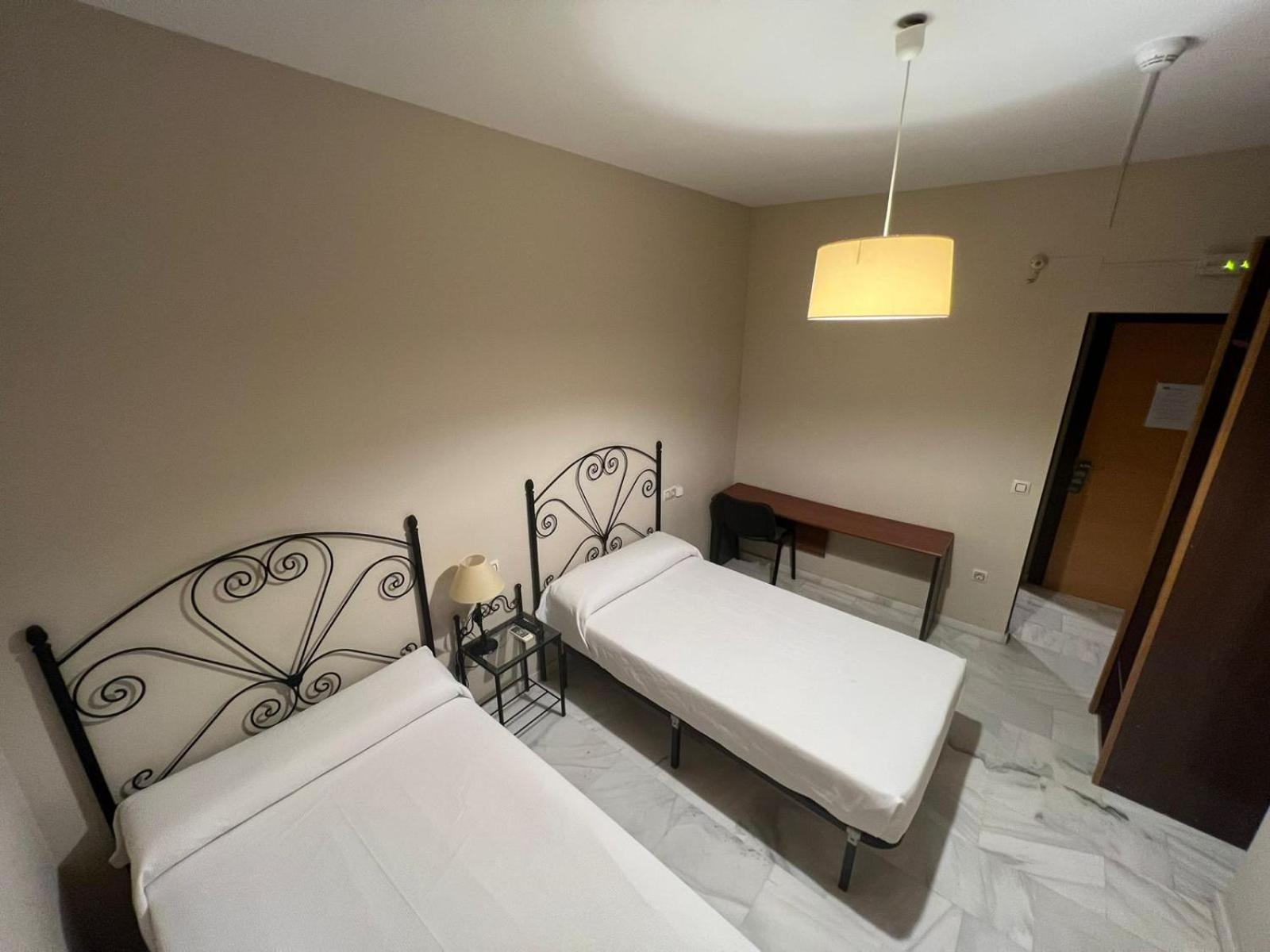 Hostal El Pasaje Puente Genil Esterno foto