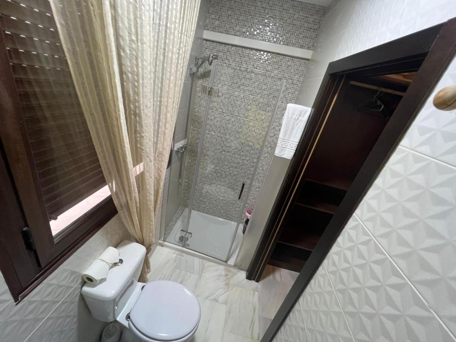 Hostal El Pasaje Puente Genil Esterno foto